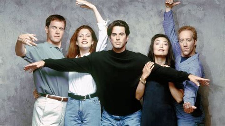 
5 sitcoms like That ’90s Show 