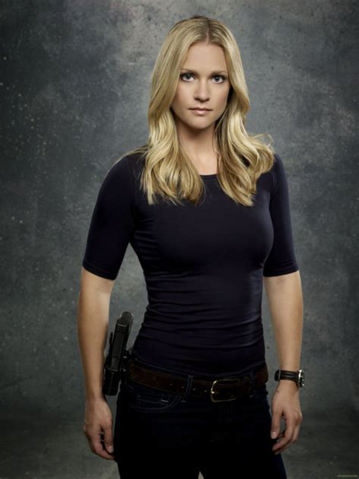 A.J. Cook Biography - Facts, Childhood, Family Life & Achievements of Canadian Actress.