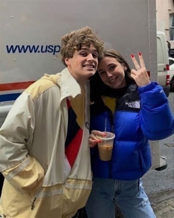 Aaron Hull Biography - Facts, Childhood, Family Life & Achievements