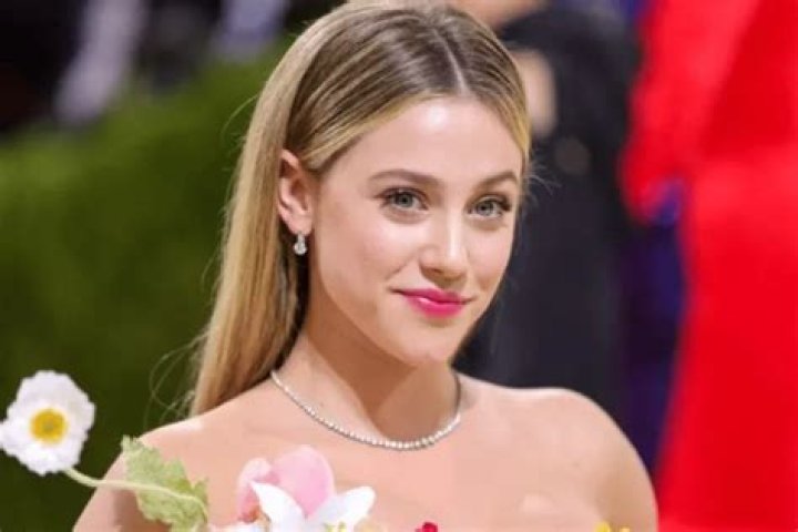 Actors Aren’t Permitted To Tongue Kiss On CW Programs, According To Lili Reinhart