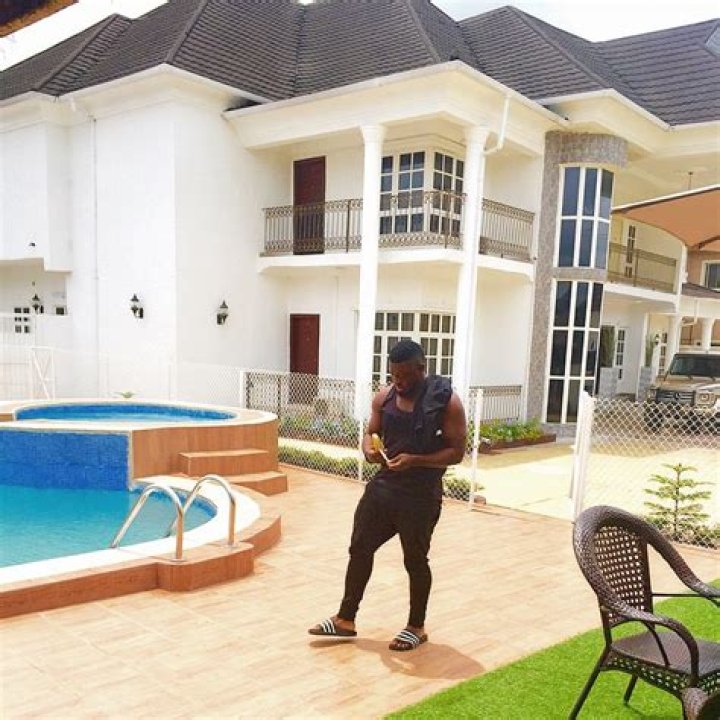 
Actress Crowncy Anyanwu Acquires Multimillion Naira Mansion In Lekki 
