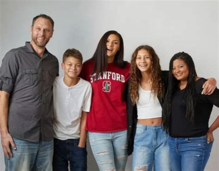 Adam Johnson (hockey player) family, boyfriend, children, parents, siblings