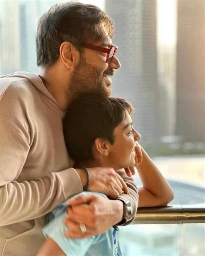 
Ajay Devgan Height, Weight, Net Worth, Age, Birthday, Wikipedia, Who, Nationality, Biography 
