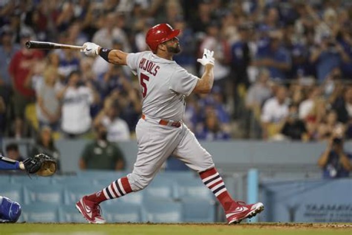 How tall is Albert Pujols? How much does Albert Pujols weigh?