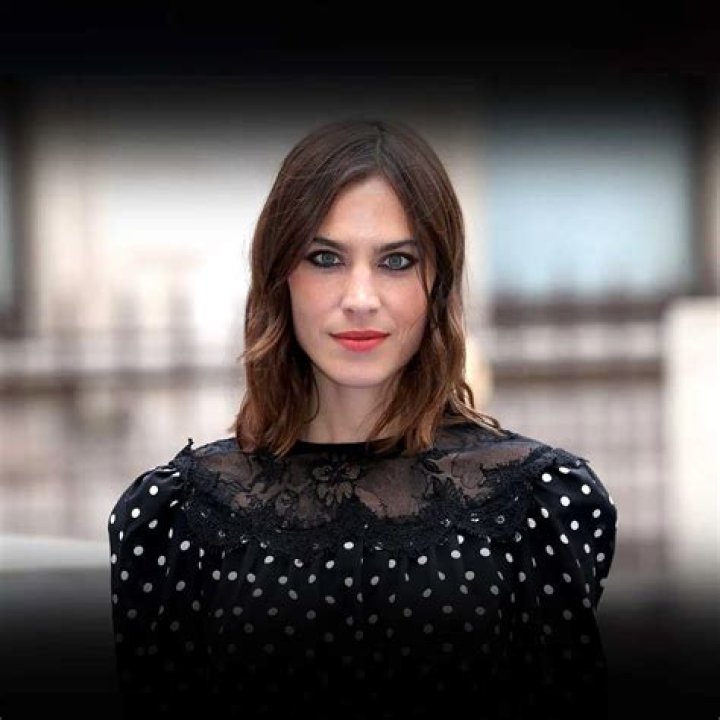 Alexa Chung Biography - Facts, Childhood, Family Life & Achievements