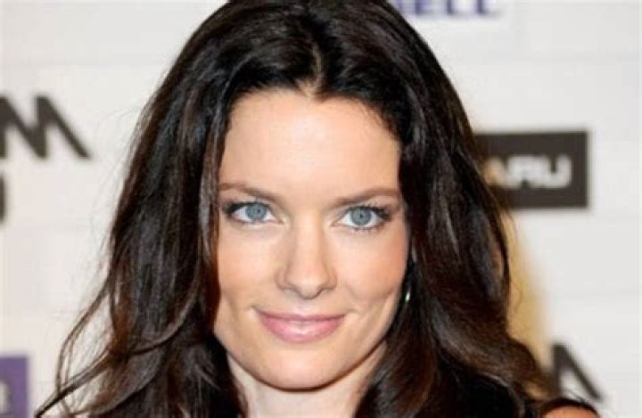 alexandra Paige holden Age, Husband, Friends, Net worth, Movies, Tv Shows
