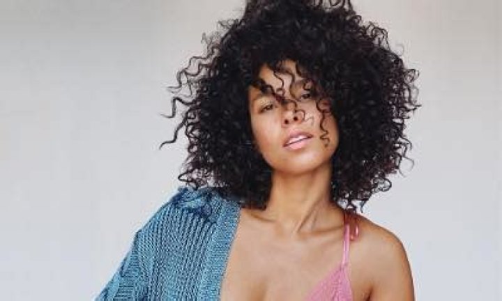 Alicia Keys Flashes Her Nipples in See-Through Lingerie