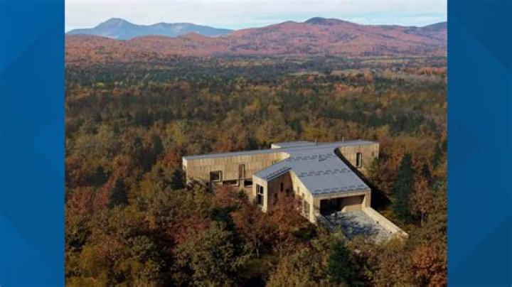 Alicia Waters – Pittsburgh, PA