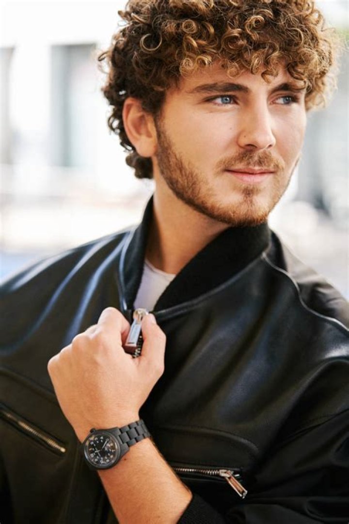 Álvaro de Juana Wiki, Age Birthday, Girlfriend, Height, Parents & Biography