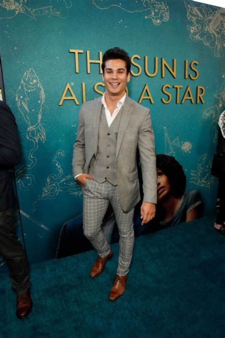 15 Amazing Bodies of Riverdale Stars 