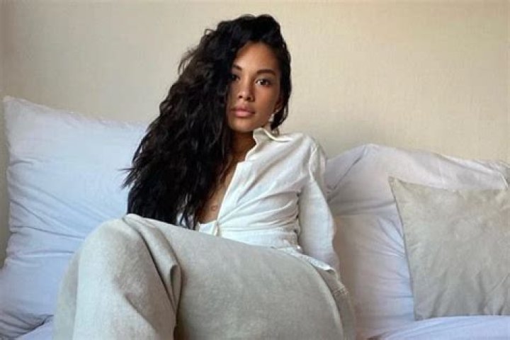 Ammika Harris Posts More NYE Pics With Her Girlfriends And Fans Cannot Have Enough Of Her Beauty