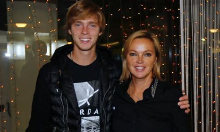 Meet his sister Anna Arina Marenko