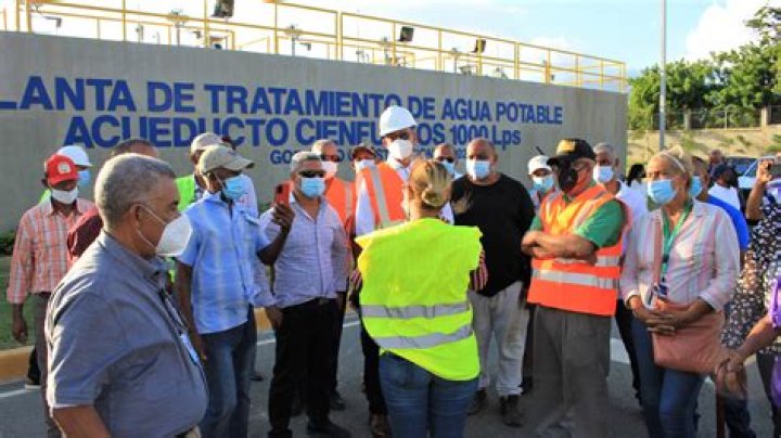 Andrés Burgos Biography - Facts, Childhood, Family Life & Achievements