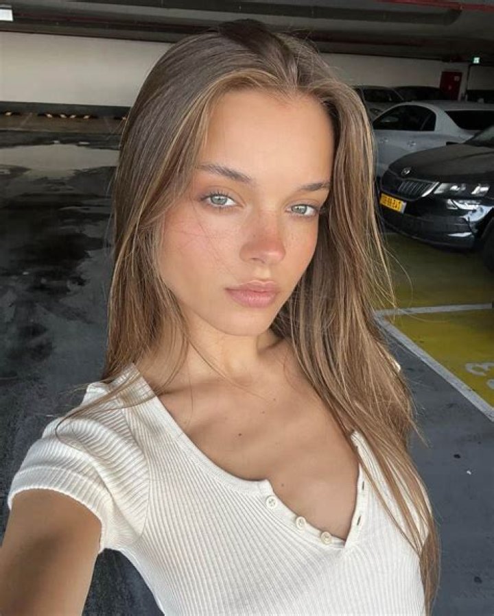 Anna Zak (Instagram Star) Wiki, Boyfriend, Net Worth, Age & More