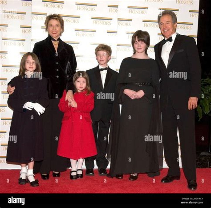 Annette Bening Children, Husband, Net Worth, Age, Height, Wedding Photos, Young