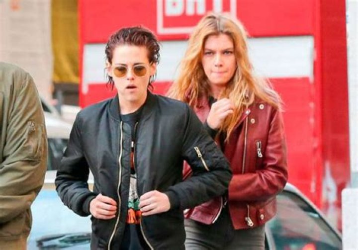 Are Kristen Stewart And Stella Maxwell Over Again? Twilight Star Caught Kissing Another Woman