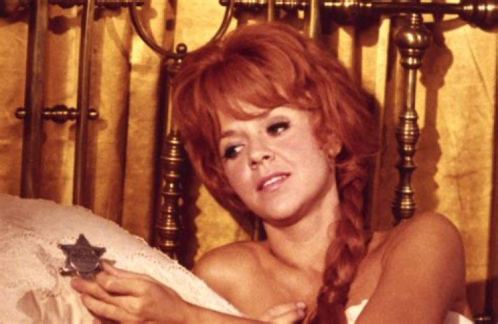 Arlene Golonka Biography - Facts, Childhood, Family Life & Achievements of Actress.