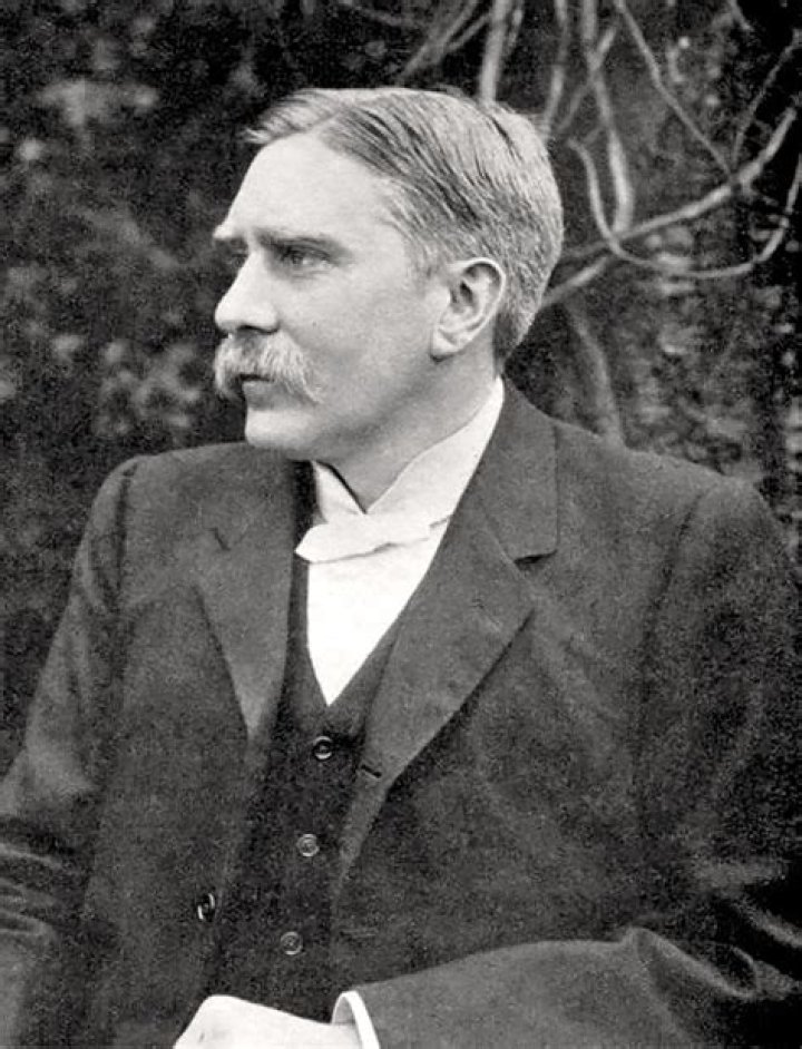 A. C. Benson Biography - Childhood, Life Achievements & Timeline