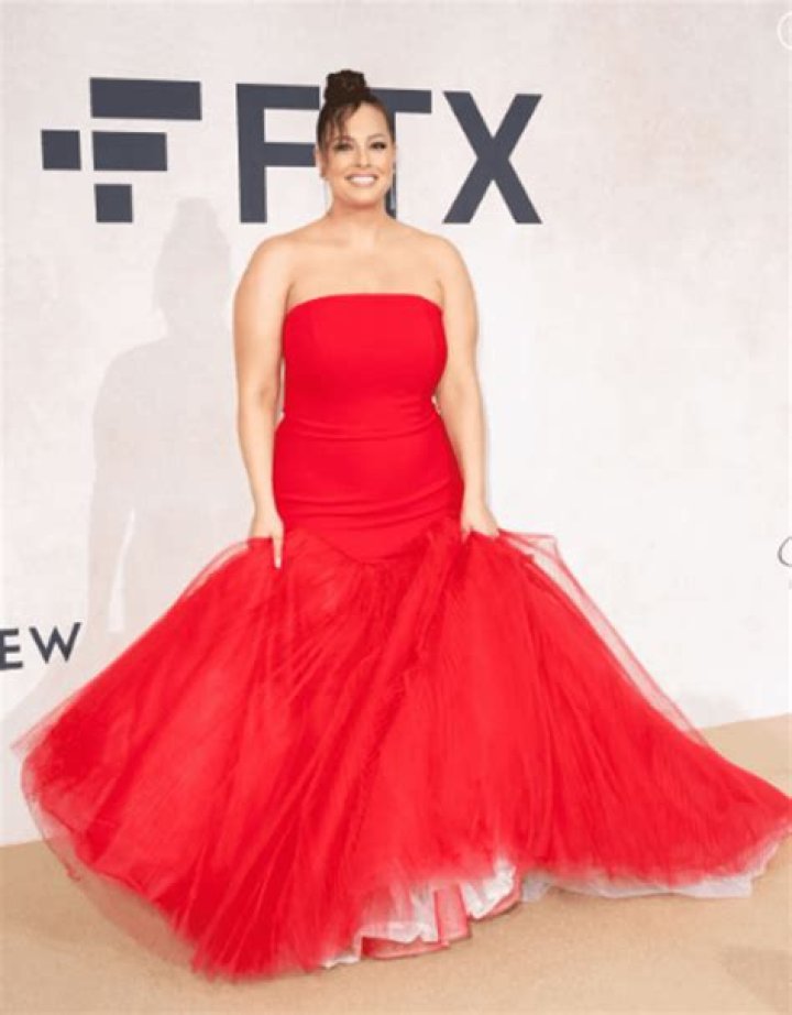 Ashley Graham Covered Up Her Curves With A White Cushion