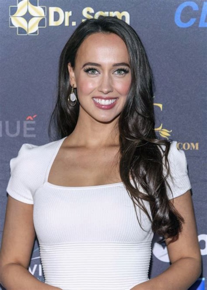 Athenna Crosby Wiki, Age, Boyfriend, Parents, Profession and More