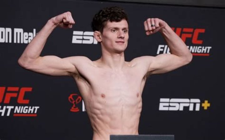 Austin Hooper Height, Weight, Net Worth, Age, Birthday, Wikipedia, Who, Nationality, Biography