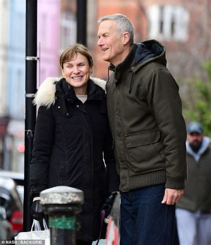 BBC Fiona Bruce Husband: Age, Wikipedia, Biography Is She Still Married To Nigel Sharrocks?