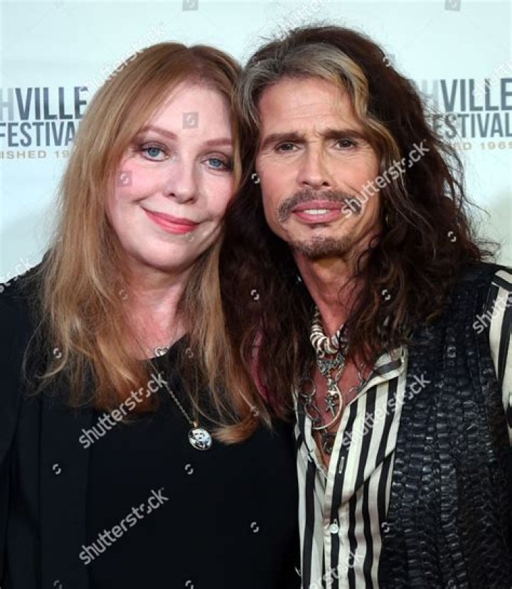Bebe Buell Biography - Facts, Childhood, Family Life & Achievements