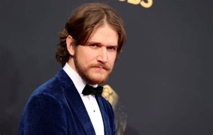 Bo Burnham Biography - Facts, Childhood, Family & Achievements of Comedian, Singer-songwriter