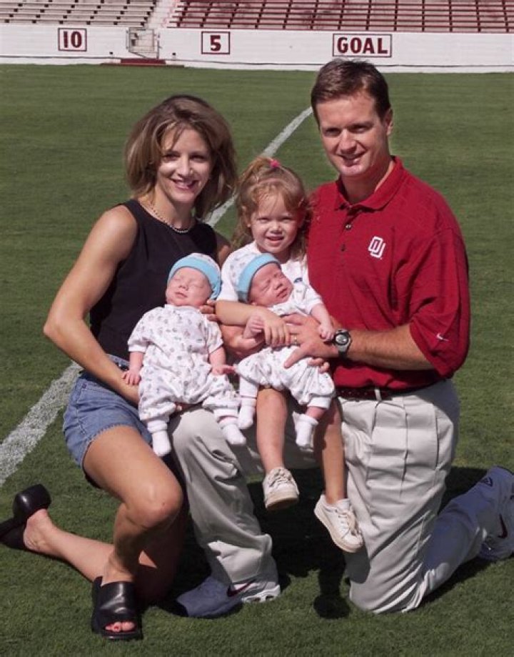 
Bob Stoops has been Married to Carol Stoops since 1988 