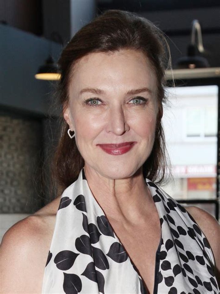 Brenda Strong Biography - Facts, Childhood, Family Life & Achievements