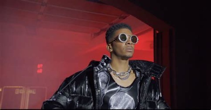 Brett Gray Biography - Facts, Childhood, Family Life & Achievements