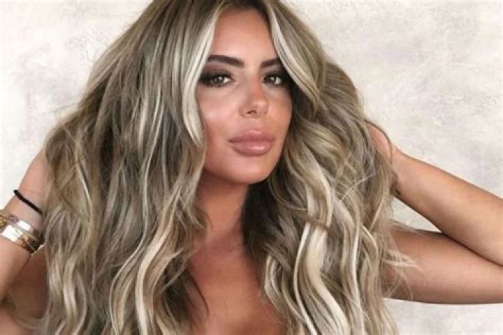 Brielle Biermann Debuts ‘Completely Different’ Look With New Hair Color & Dissolved Lip Fillers