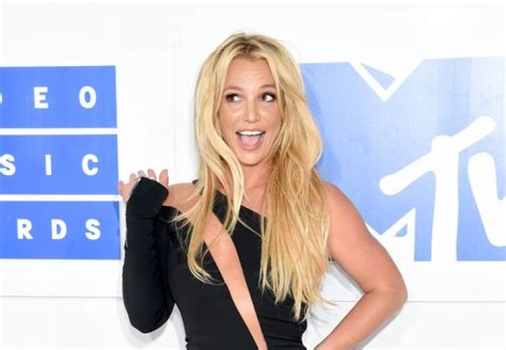 Britney Spears’ Fans Freak Out As She Announces A Break From Social Media