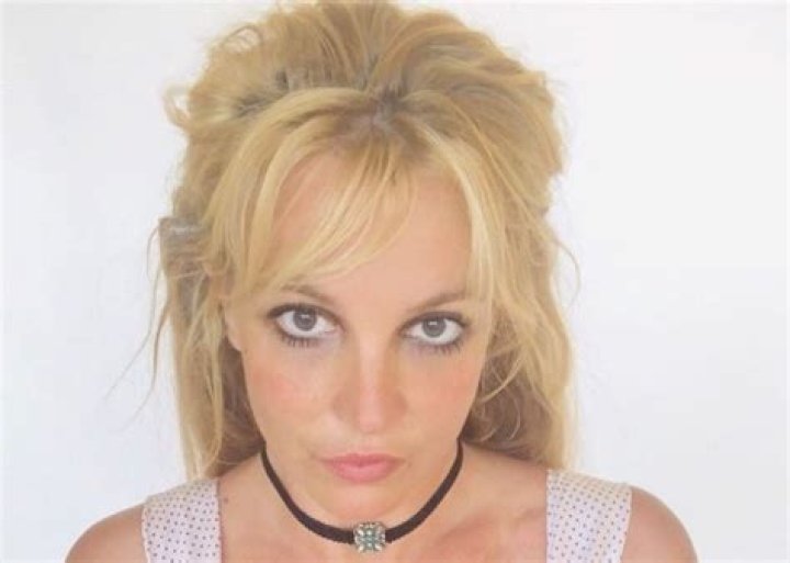 Britney Spears Flaunts Her Curves In Two Piece Bathing Suit — Gets New Hairstyle