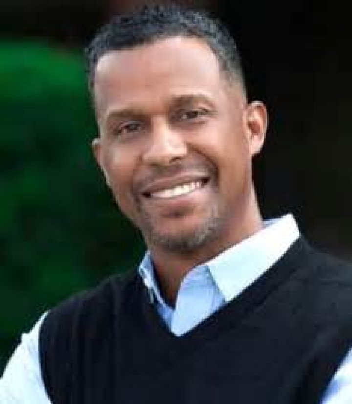 Dr. Byron Patterson, MD – Tarzana, CA