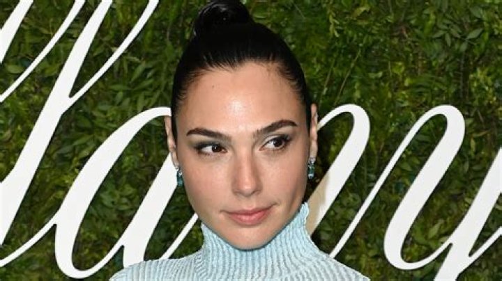 #CancelGalGadot Trends As The Internet Tries To Cancel The DCEU Star