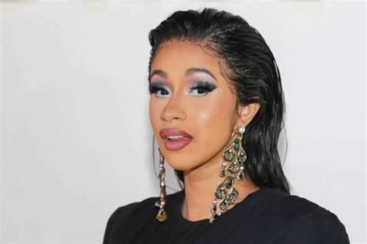 Cardi B Reveals She Has No Manager At All Amid Migos’ Lawsuit Against Their Lawyer