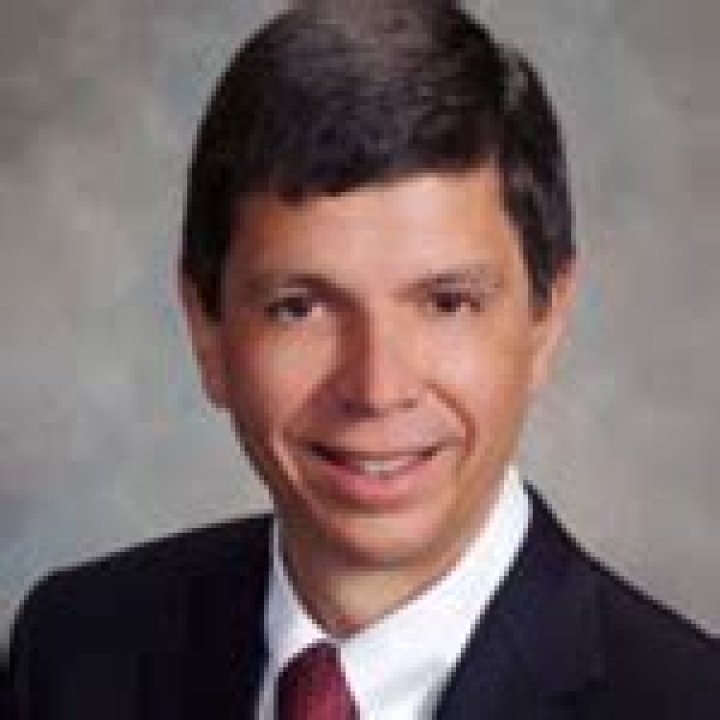 Dr. Carl Minning Jr., MD – Zanesville, OH