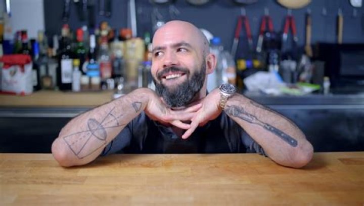 Carlin Isles: Girlfriend, net worth, tattoos, smoking & body facts