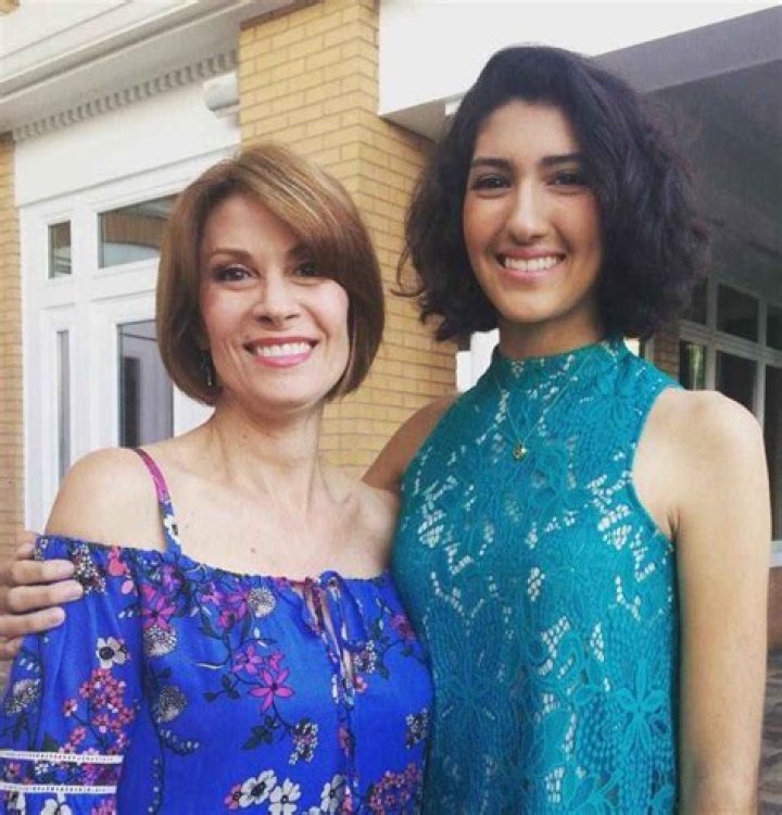 Caron Bernstein – Biography, Age, Husband, Career & Net Worth