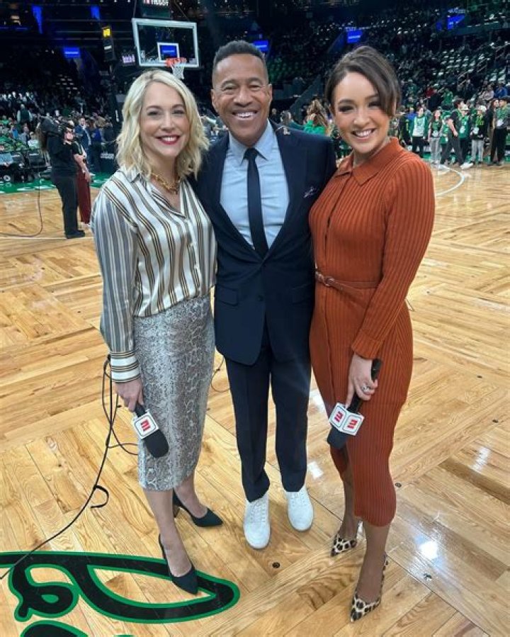 Cassidy Hubbarth Bio, Age, Parents, Husband, Kids, ESPN, Networth