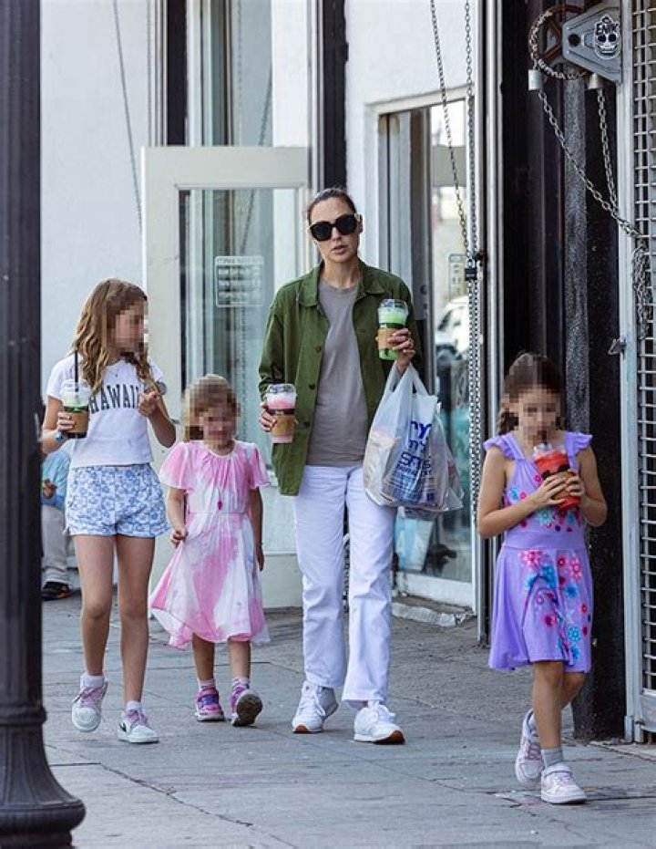 
Charles Baker And His Wife Rachel Golden Baker Reside In Los Angeles With Their Two Children 