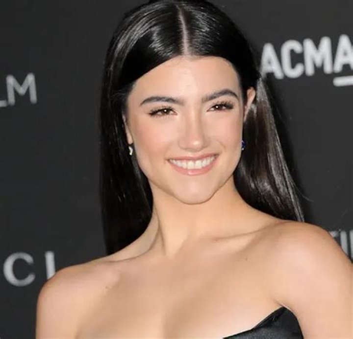 Charli D Amelio Height, Weight, Age, Net Worth, Boyfriend & More