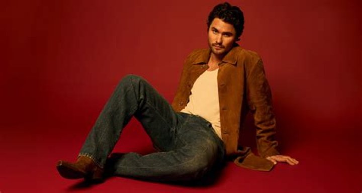 Chase Stokes Wiki, Girlfriend, Net Worth, Age & Height