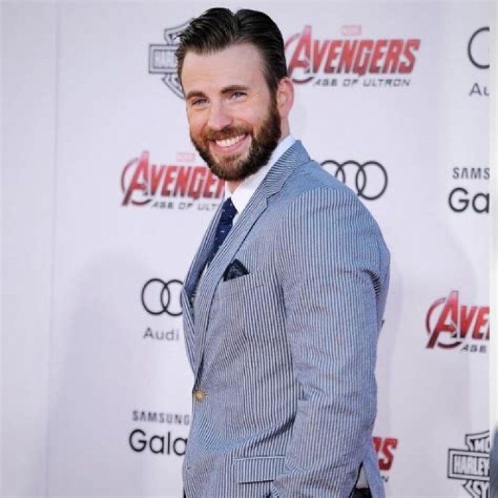 Chris Evans- Net Worth, Bio, Age, Height, Weight, Girlfriend, Movies, Career