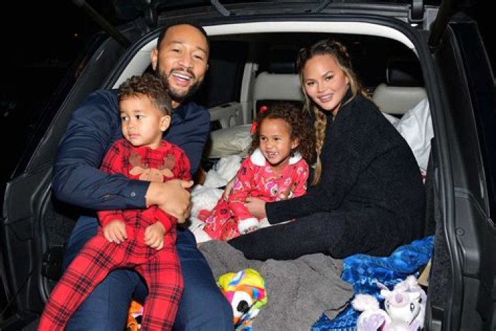 Chrissy Teigen Poses Topless As She Vacations In Mexico With John Legend And Their Children Luna And Miles