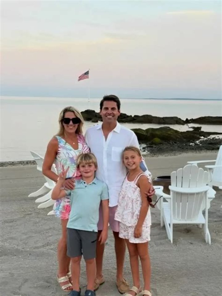 Dan Finnerty family, husband, children, parents, siblings