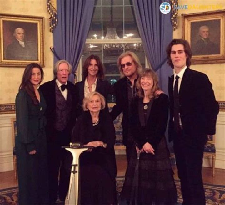 Daryl Hall parents: Meet Walter Franklin Hohl and Betty Hohl