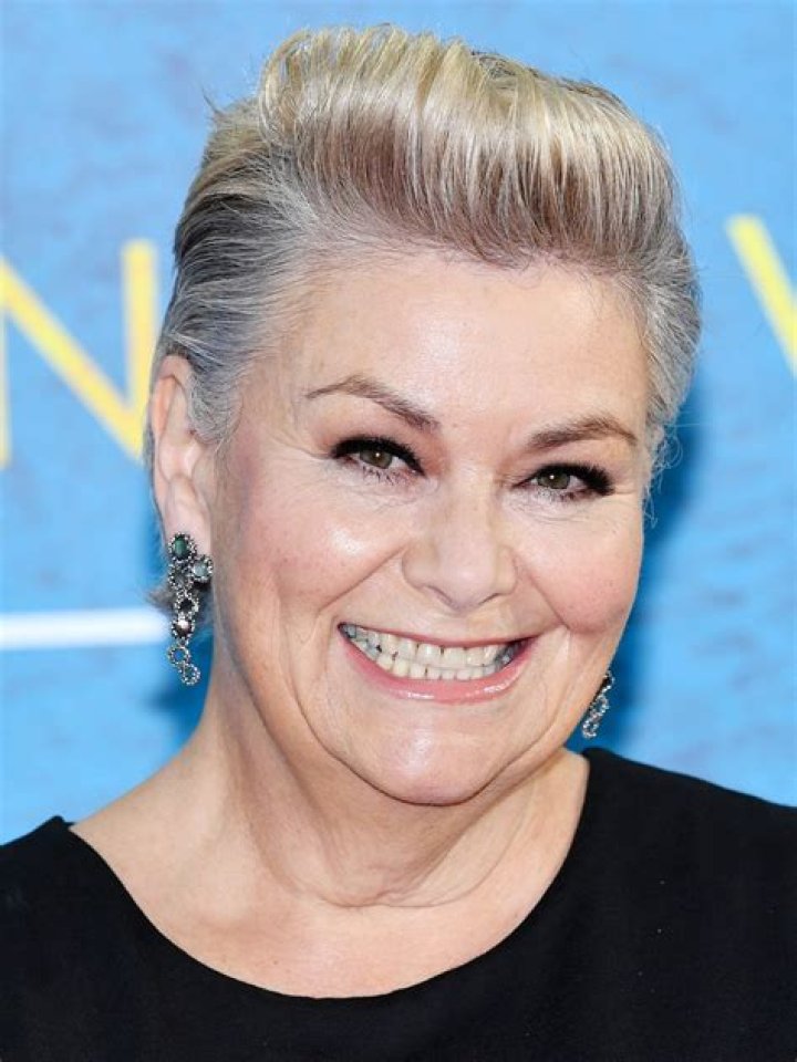 Dawn French Biography - Childhood, Life Achievements & Timeline