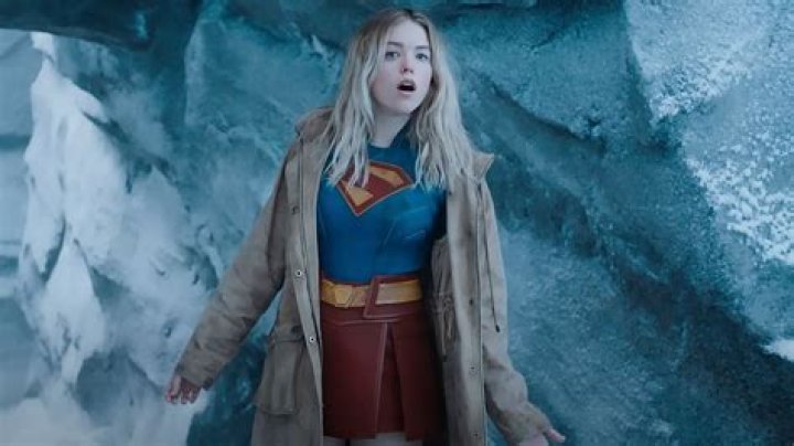 DC Fans Freaking Out Over First Look At Supergirl’s Suit In The Flash Movie